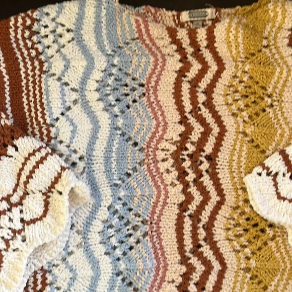 Beautiful gimmicks sweater in perfect condition size small - Picture 8 of 8